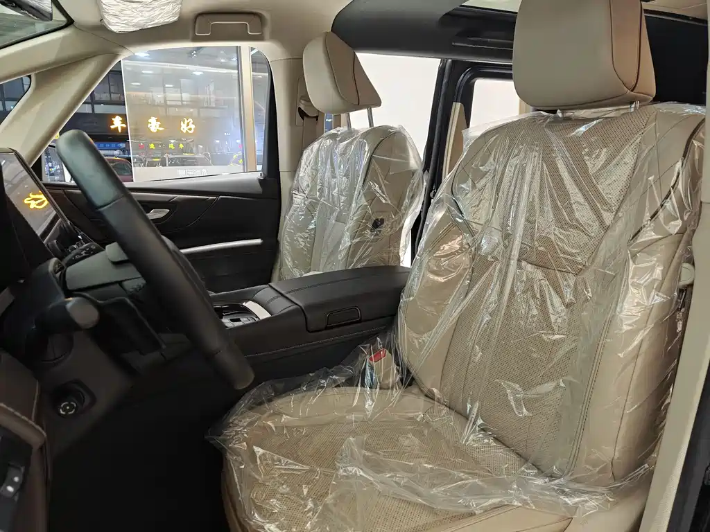 Toyota Alphard 2024 Crown Hybrid 2.5L Executive Premium Version 2024 - thumbnail 14