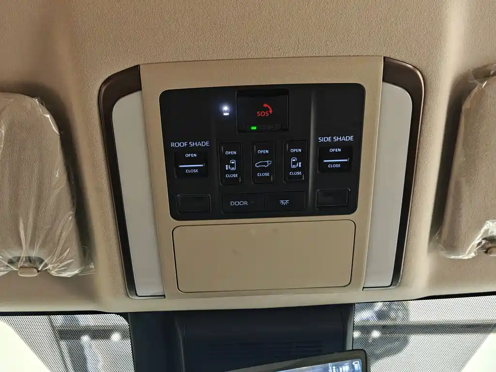 Toyota Alphard 2024 Crown Hybrid 2.5L Executive Premium Version 2024 - thumbnail 17