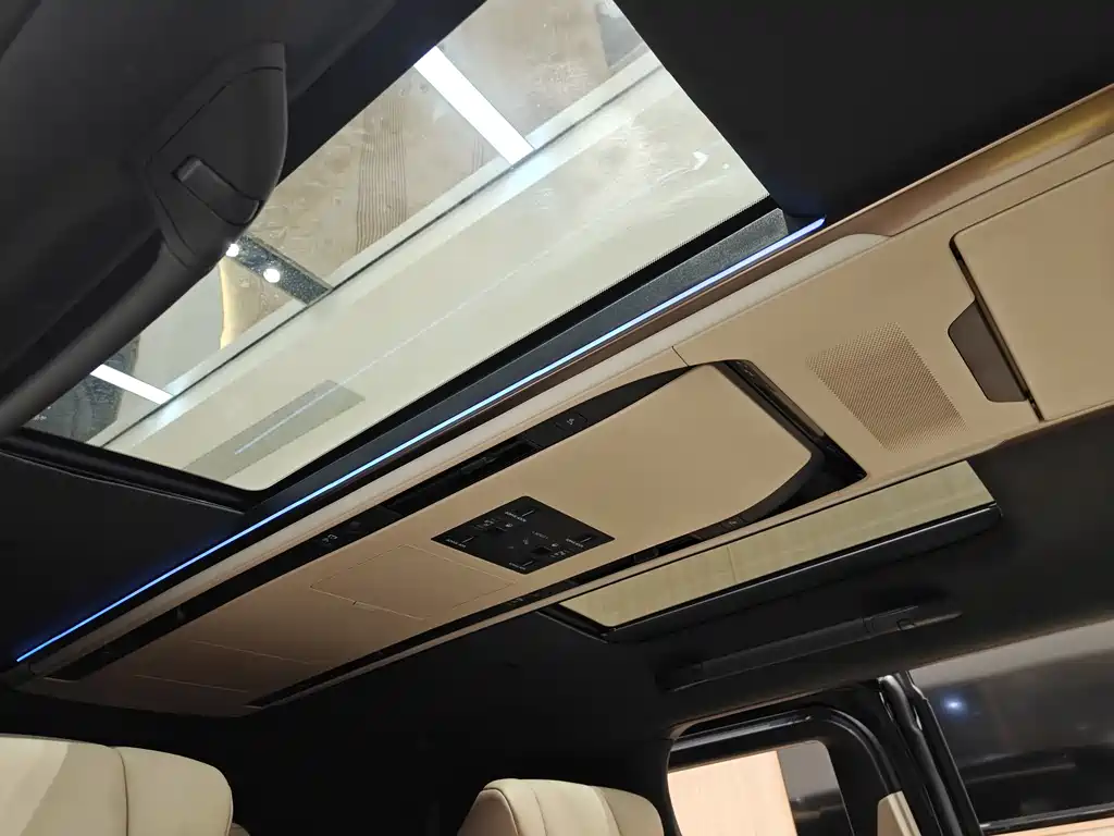 Toyota Alphard 2024 Crown Hybrid 2.5L Executive Premium Version 2024 - thumbnail 21