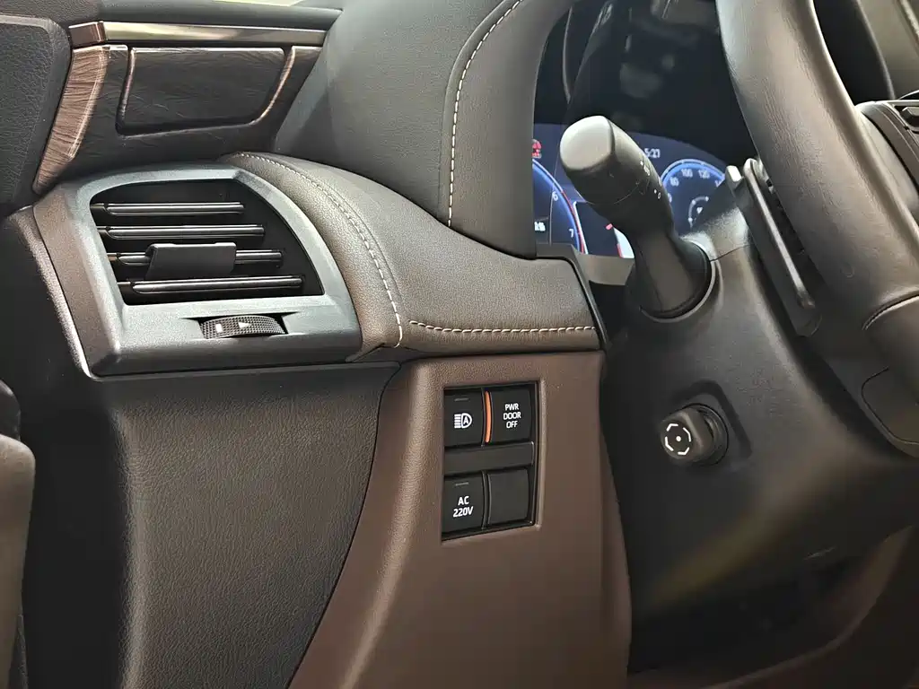 Toyota Alphard 2024 Crown Hybrid 2.5L Executive Premium Version 2024 - thumbnail 25