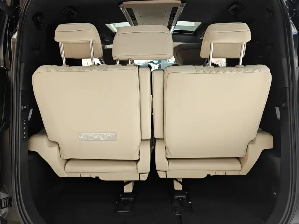 Toyota Alphard 2024 Crown Hybrid 2.5L Executive Premium Version 2024 - thumbnail 28