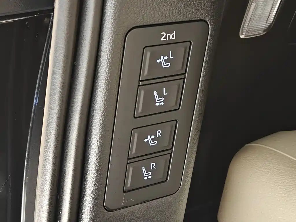 Toyota Alphard 2024 Crown Hybrid 2.5L Executive Premium Version 2024 - thumbnail 29