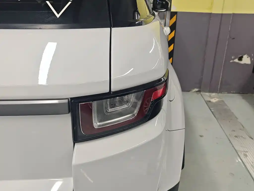 Land Rover Range Rover Evoque 2018 240PS SE Dynamic Premium 2018 - thumbnail 11