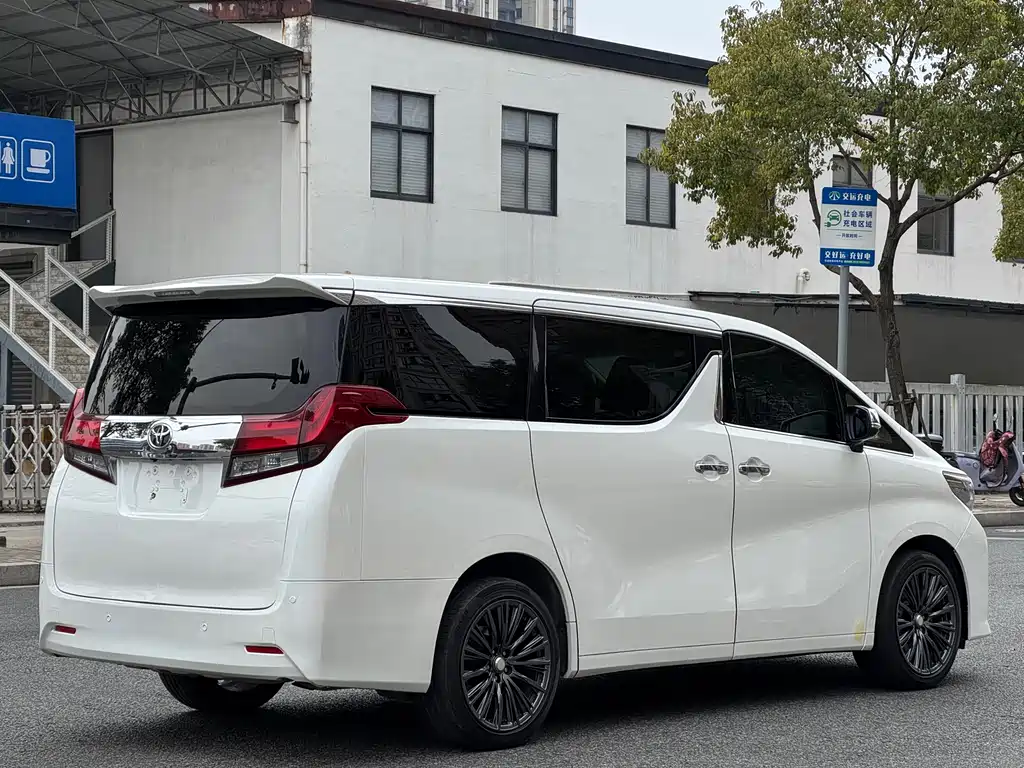Toyota Alphard 2018 3.5L Executive Version 2017 - thumbnail 4