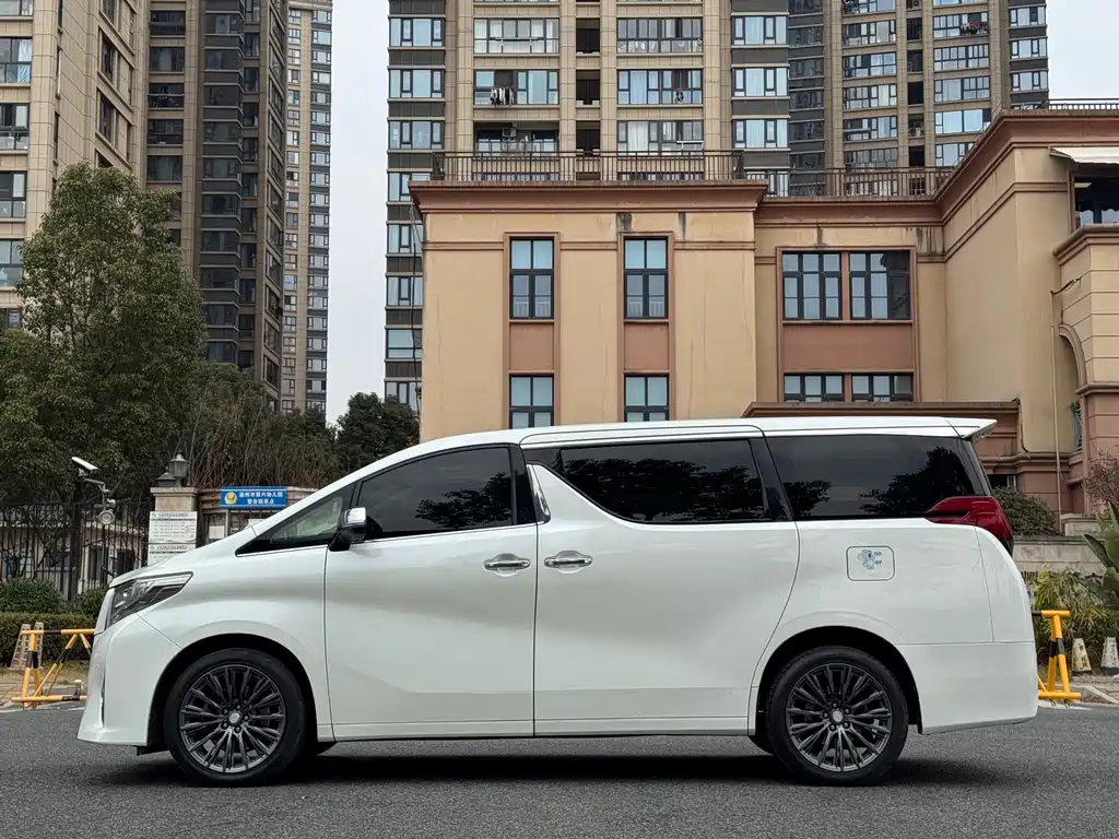 Toyota Alphard 2018 3.5L Executive Version 2017 - thumbnail 18
