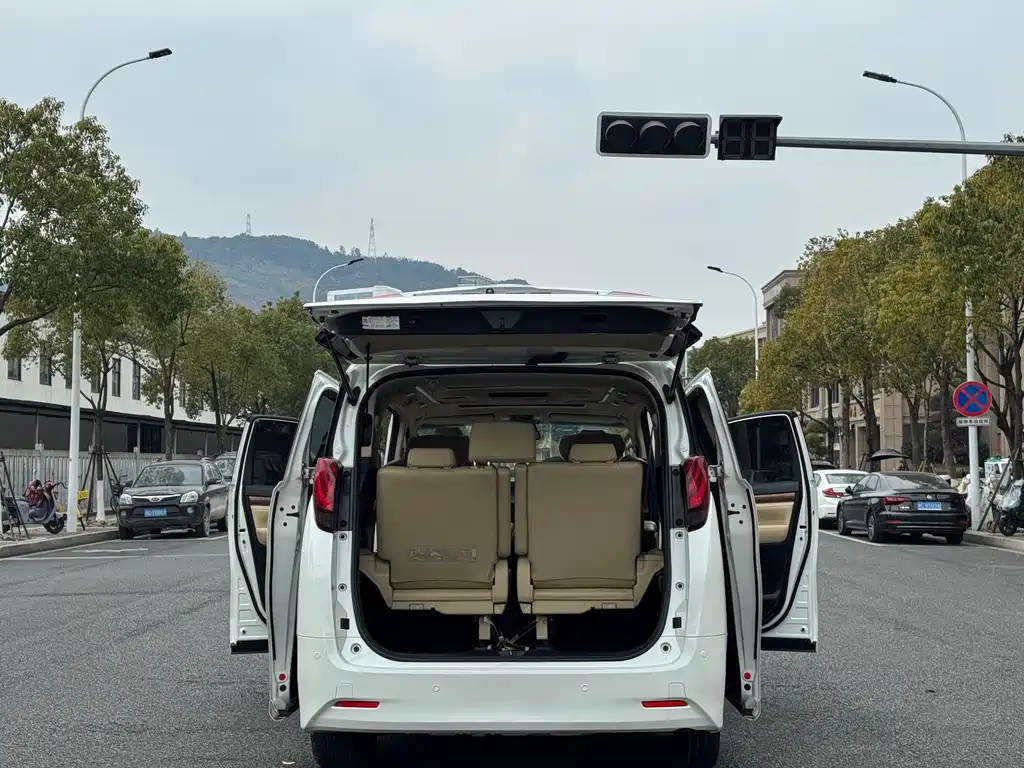 Toyota Alphard 2018 3.5L Executive Version 2017 - thumbnail 21