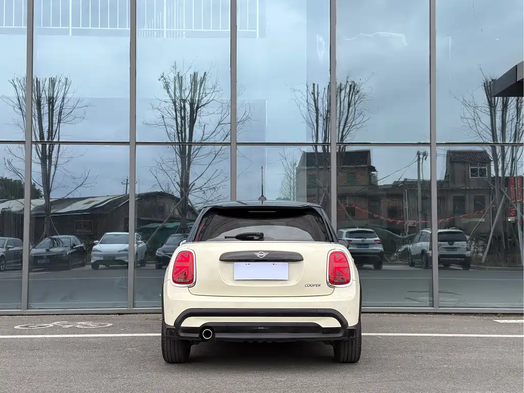 MINI MINI 2022 1.5T COOPER Artist Five-Door 2021 - thumbnail 4