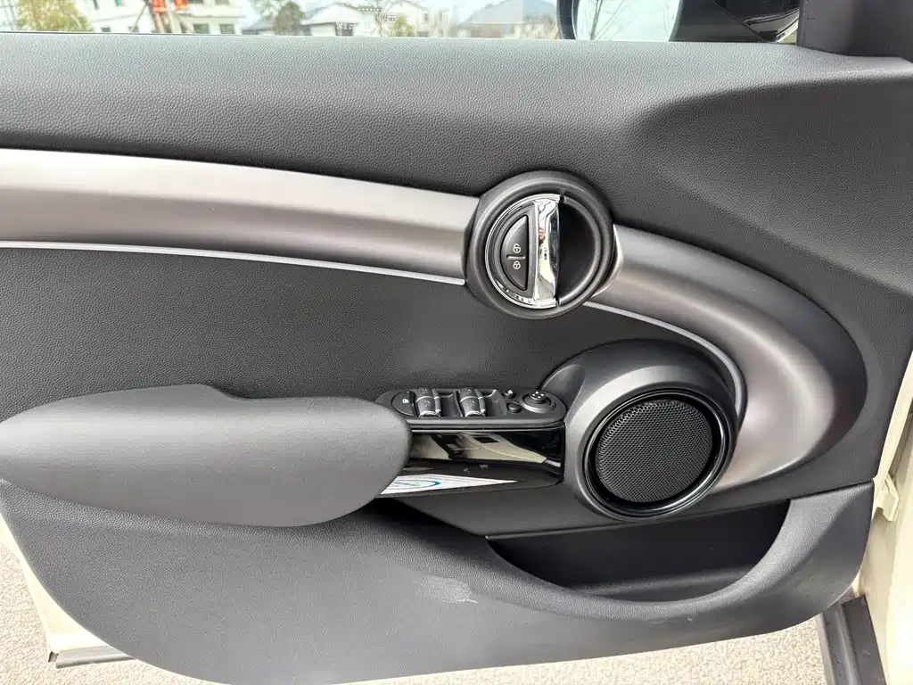 MINI MINI 2022 1.5T COOPER Artist Five-Door 2021 - thumbnail 7