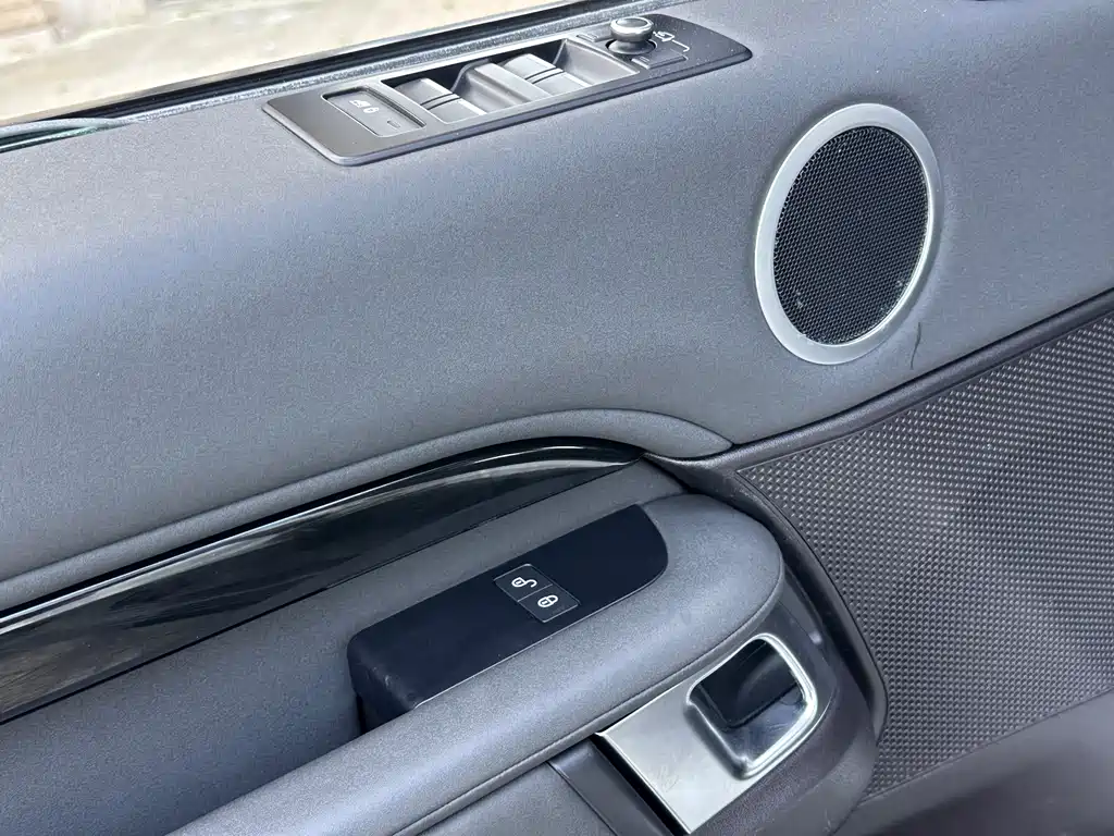 Land Rover Discovery 2019 3.0 SC V6 SE 2019 - thumbnail 16