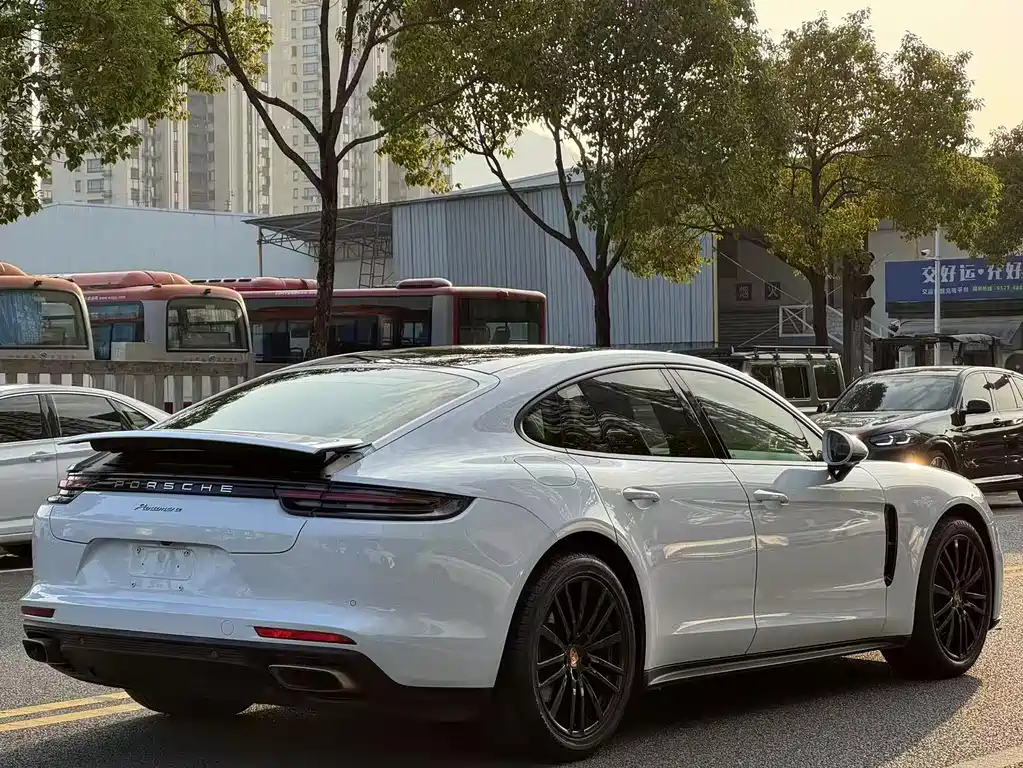 Porsche Porsche Panamera 2017 3.0T 2019 - thumbnail 4