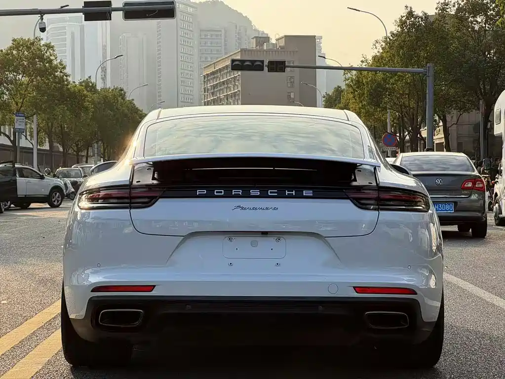 Porsche Porsche Panamera 2017 3.0T 2019 - thumbnail 5