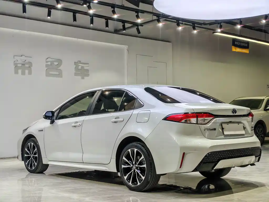 Toyota Toyota Corolla 2021 Model Hybrid 1.8H E-CVT Sport Edition 2020 - thumbnail 6