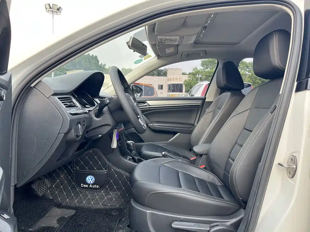 Volkswagen Volkswagen Bora 2018 1.5L Automatic Comfort Model 2018 - thumbnail 6