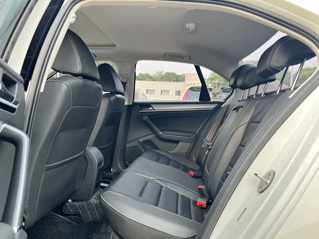 Volkswagen Volkswagen Bora 2018 1.5L Automatic Comfort Model 2018 - thumbnail 7