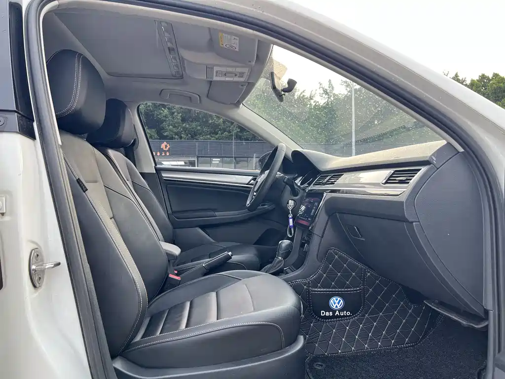 Volkswagen Volkswagen Bora 2018 1.5L Automatic Comfort Model 2018 - thumbnail 8