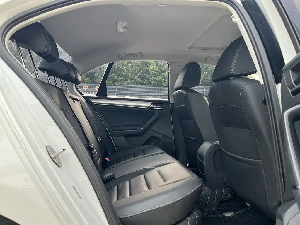 Volkswagen Volkswagen Bora 2018 1.5L Automatic Comfort Model 2018 - thumbnail 9