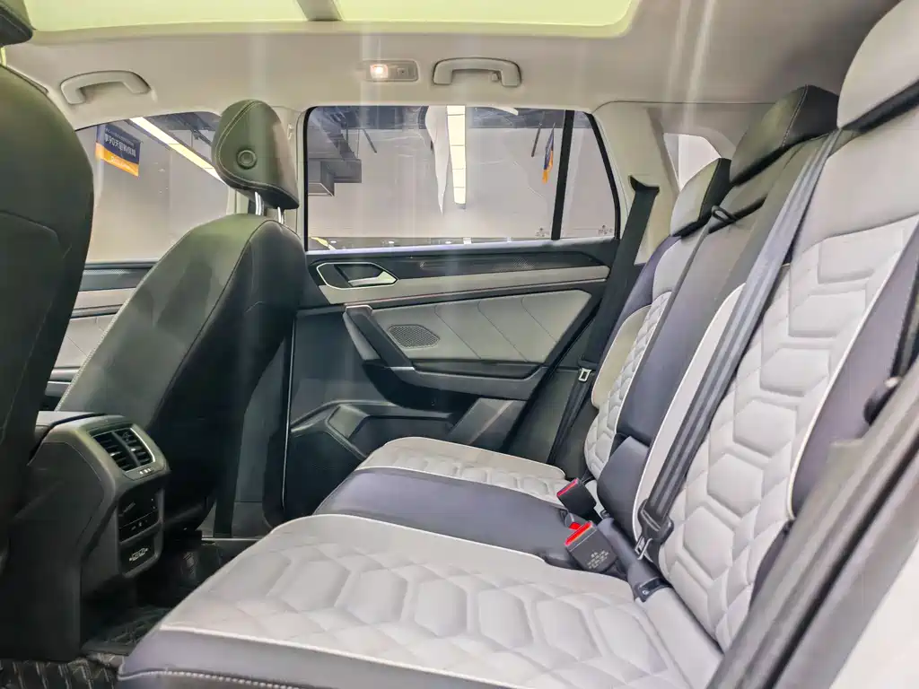 Volkswagen Tayron 2024 300TSI FWD Luxury Plus Advanced Edition 2024 - thumbnail 9