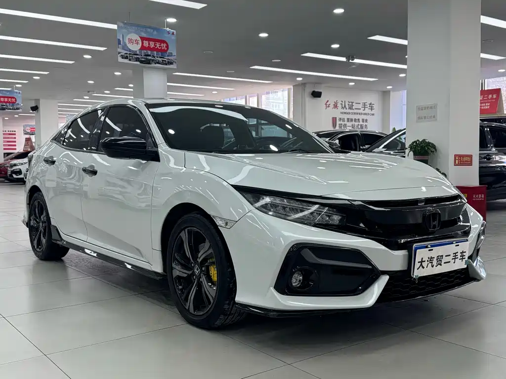 Honda Honda Civic 2021 Hatchback 220TURBO CVT潮酷控  Wait, let me correct that - "潮酷控" is not an internationally accepted model name. The proper translation should be:  Honda Civic 2021 Hatchback 220TURBO CVT 2020 - thumbnail 3