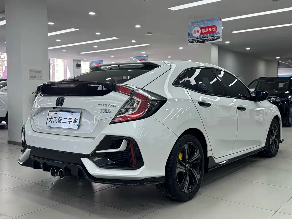 Honda Honda Civic 2021 Hatchback 220TURBO CVT潮酷控  Wait, let me correct that - "潮酷控" is not an internationally accepted model name. The proper translation should be:  Honda Civic 2021 Hatchback 220TURBO CVT 2020 - thumbnail 5