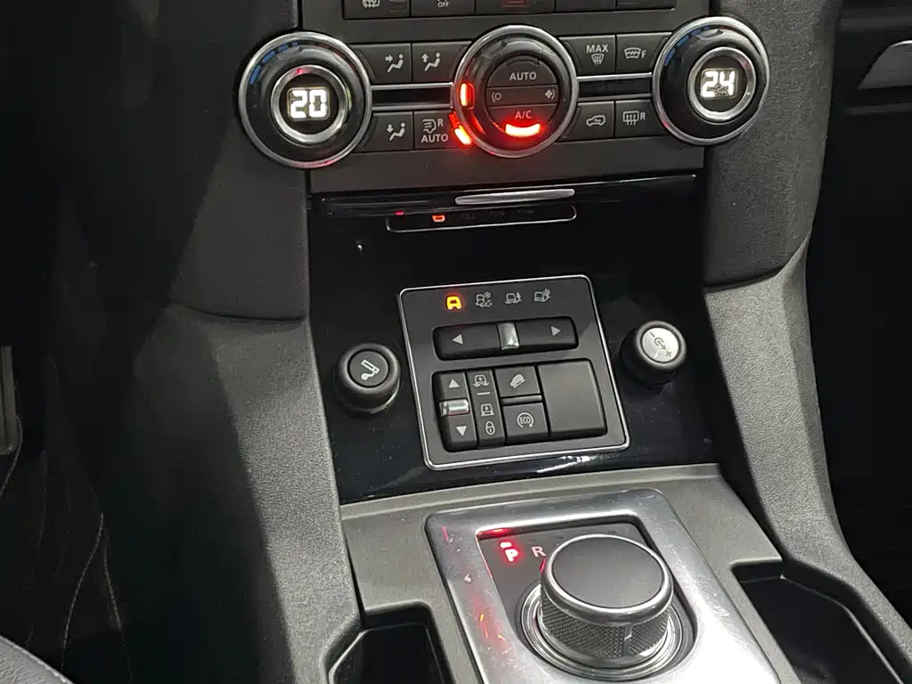 Land Rover Discovery 2015 3.0 SDV6 HSE Diesel 2015 - thumbnail 19