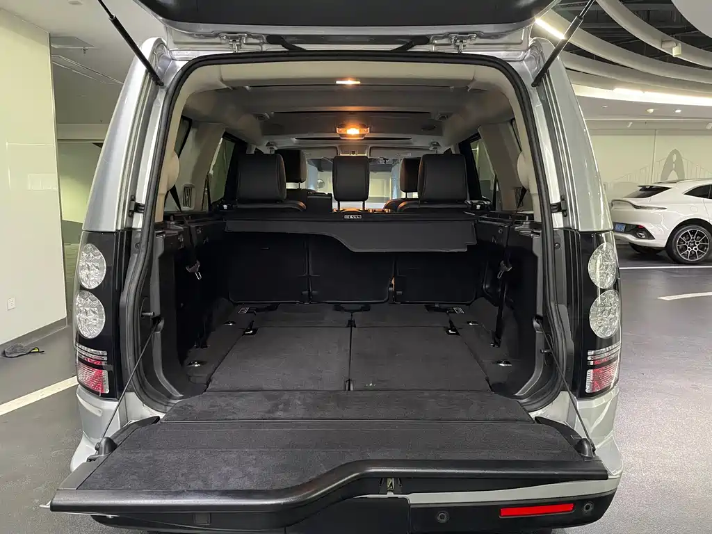 Land Rover Discovery 2015 3.0 SDV6 HSE Diesel 2015 - thumbnail 20
