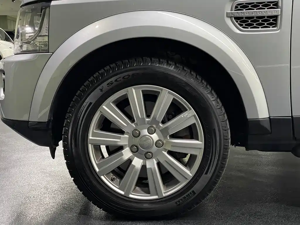 Land Rover Discovery 2015 3.0 SDV6 HSE Diesel 2015 - thumbnail 24