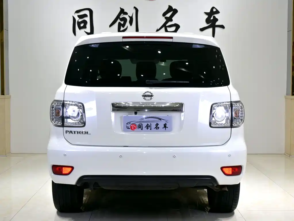 Nissan Nissan Patrol 2018 4.0L Premium 2019 - thumbnail 6