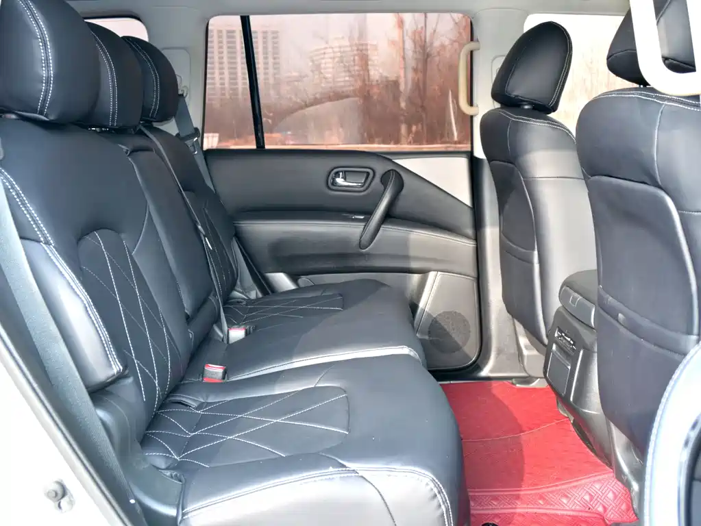 Nissan Nissan Patrol 2018 4.0L Premium 2019 - thumbnail 13