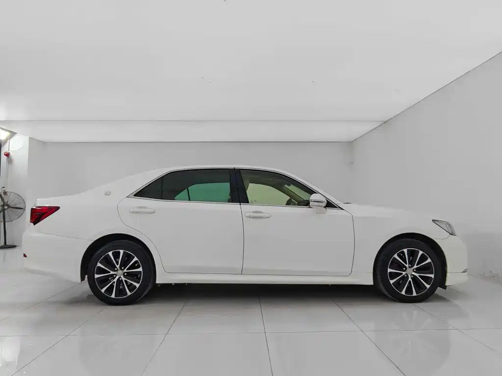 Toyota Crown 2018 2.0T Fashion Edition 2019 - thumbnail 9