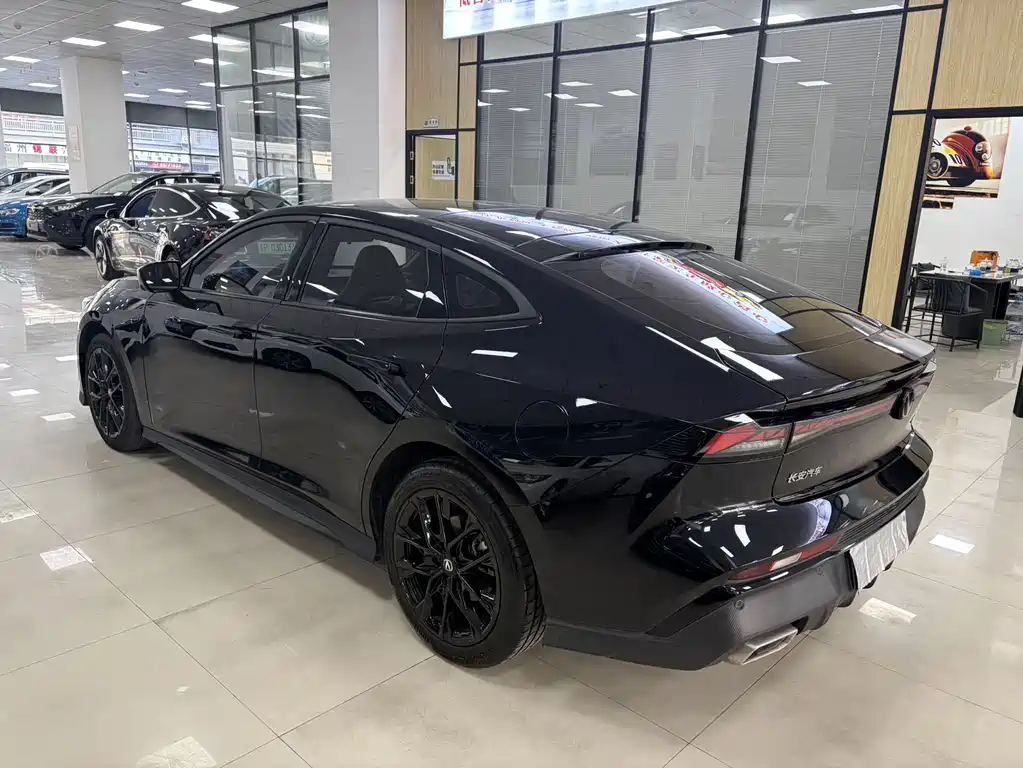 Changan Changan UNI-V 2024 1.5T Premium Edition 2025 - thumbnail 4
