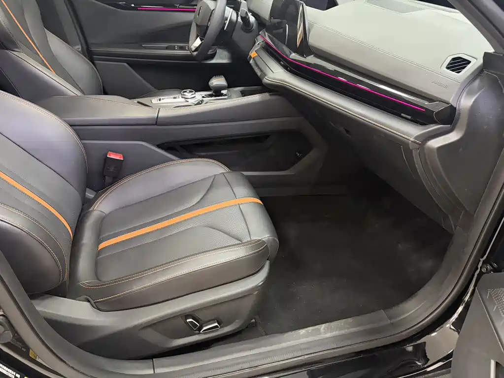 Changan Changan UNI-V 2024 1.5T Premium Edition 2025 - thumbnail 7
