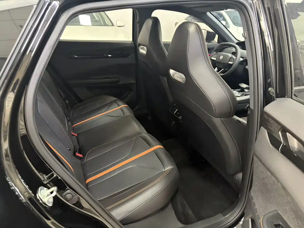 Changan Changan UNI-V 2024 1.5T Premium Edition 2025 - thumbnail 9