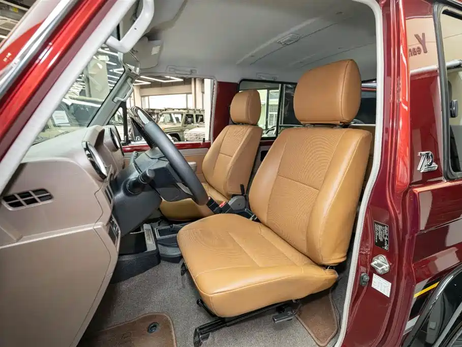 Toyota Land Cruiser LC71 2023 4.0L Manual (Imported) 2023 - thumbnail 7