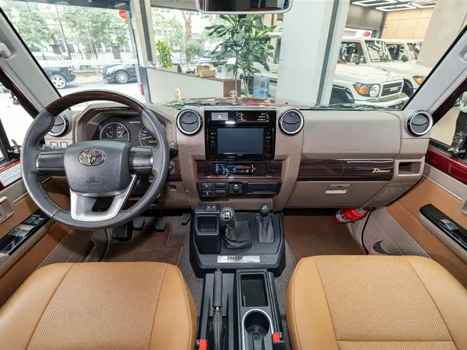 Toyota Land Cruiser LC71 2023 4.0L Manual (Imported) 2023 - thumbnail 8