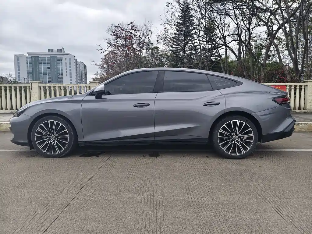 MG MG7 2023 2.0T Automatic Luxury Edition 2023 - thumbnail 4