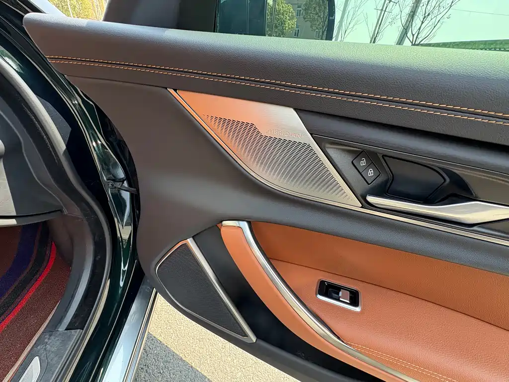 Jaguar Jaguar XFL 2023 XFL 2.0T P250 RWD Sport Premium Edition 2023 - thumbnail 14