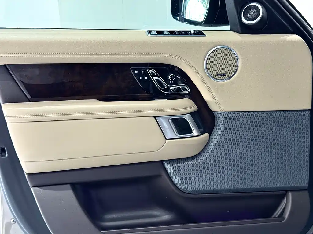 Land Rover Range Rover 2021 3.0 L6 Autobiography Long Wheelbase Classic Edition 2021 - thumbnail 19