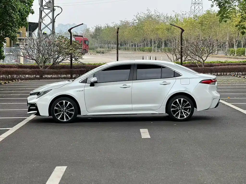 Toyota Toyota Corolla 2022 Hybrid 1.8H E-CVT Sport Edition 2022 - thumbnail 5