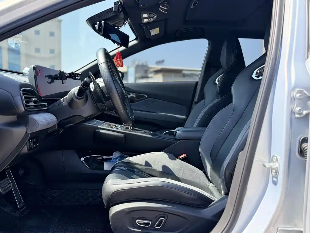 GAC Trumpchi Lingpai 2023 400T Automatic R PRO 2024 - thumbnail 9