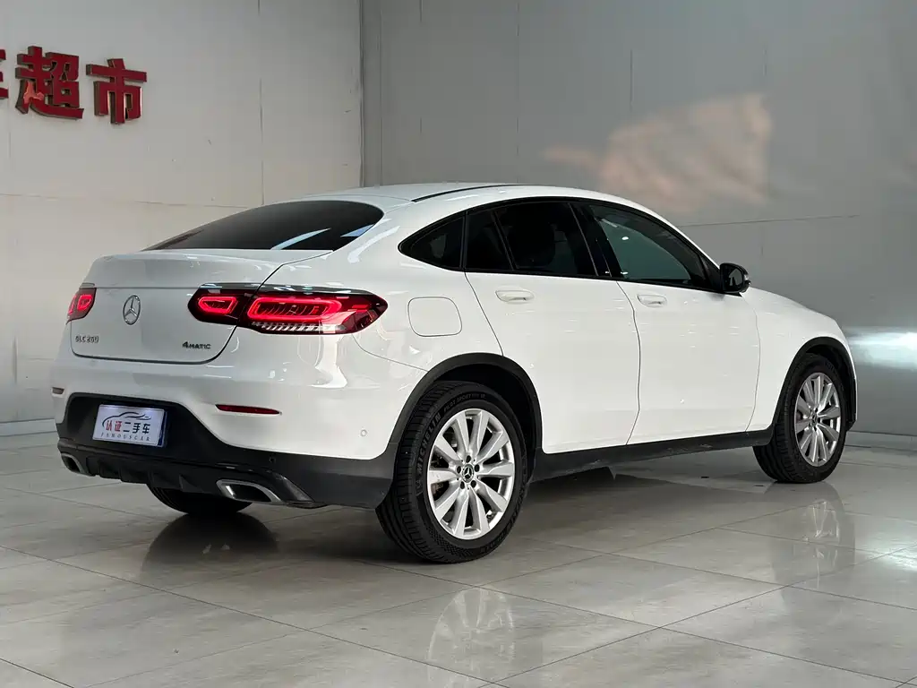 Mercedes-Benz Mercedes-Benz GLC Coupe 2020 GLC 260 4MATIC Coupé SUV 2020 - thumbnail 5