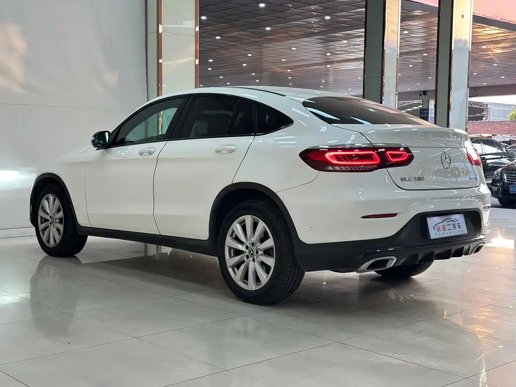 Mercedes-Benz Mercedes-Benz GLC Coupe 2020 GLC 260 4MATIC Coupé SUV 2020 - thumbnail 7