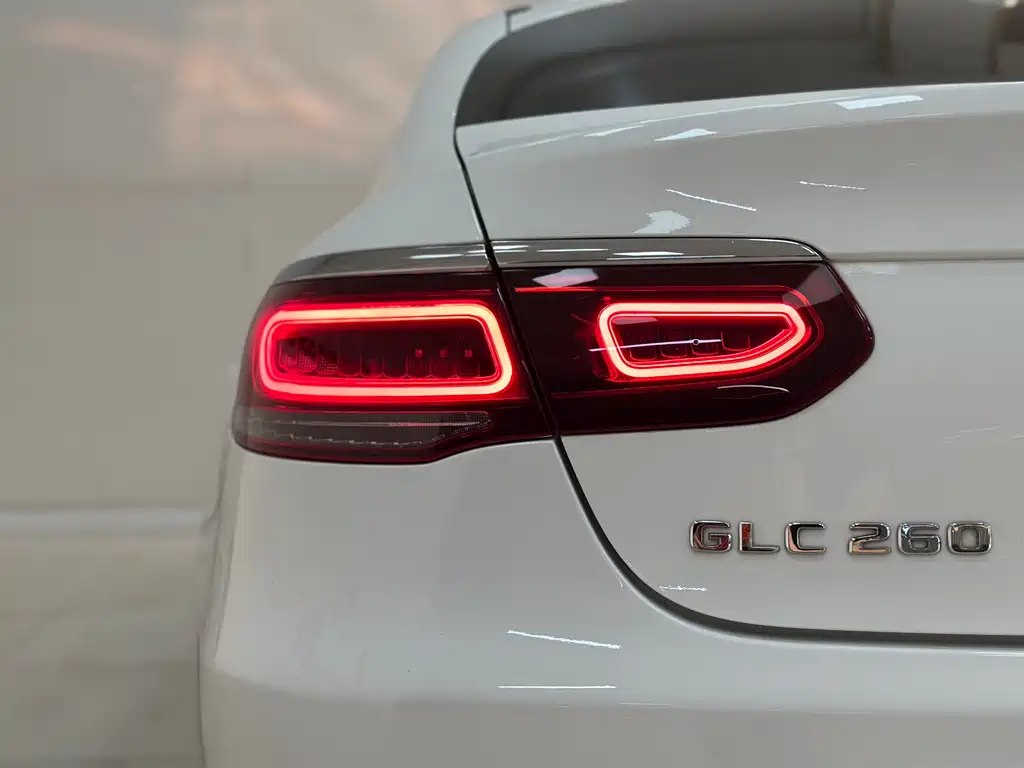 Mercedes-Benz Mercedes-Benz GLC Coupe 2020 GLC 260 4MATIC Coupé SUV 2020 - thumbnail 8