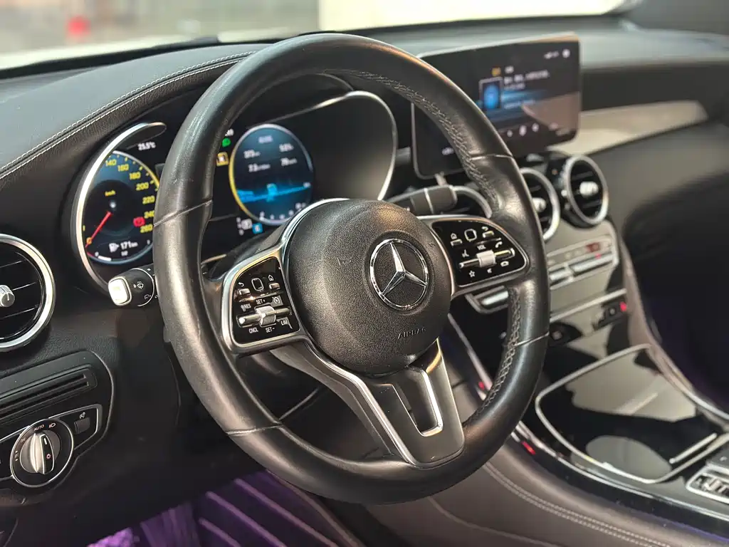 Mercedes-Benz Mercedes-Benz GLC Coupe 2020 GLC 260 4MATIC Coupé SUV 2020 - thumbnail 9