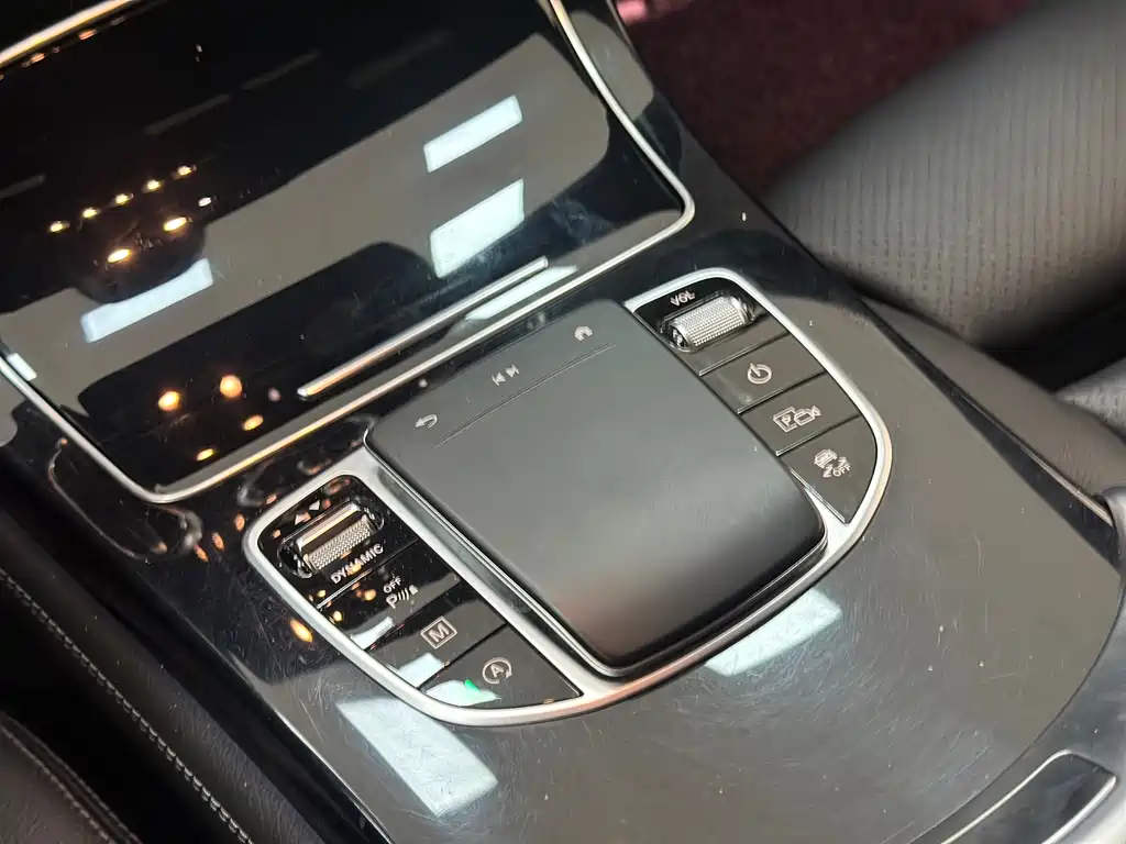 Mercedes-Benz Mercedes-Benz GLC Coupe 2020 GLC 260 4MATIC Coupé SUV 2020 - thumbnail 18