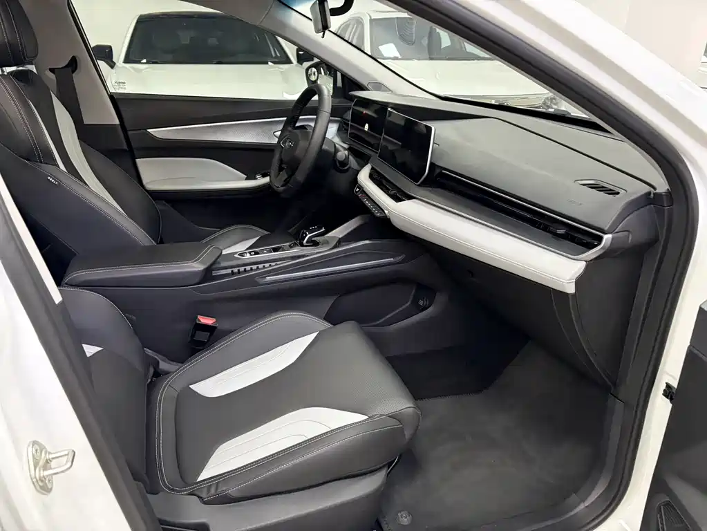 Geely Auto Geely Emgrand 2024 Emgrand COOL 1.5T DCT Champion Edition 2024 - thumbnail 6