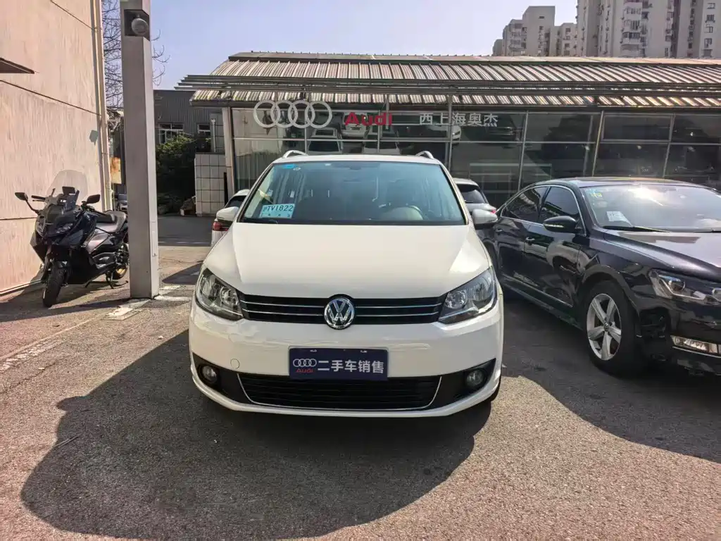 Volkswagen Volkswagen Touran 2015 1.4T DSG Comfort Edition 5-seater 2016 - thumbnail 2