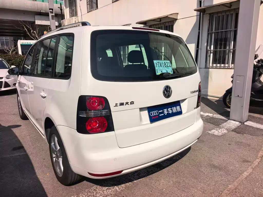 Volkswagen Volkswagen Touran 2015 1.4T DSG Comfort Edition 5-seater 2016 - thumbnail 6