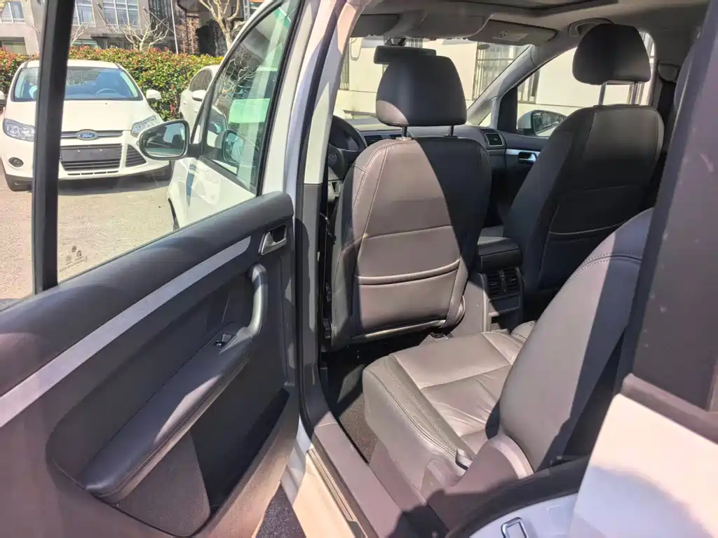 Volkswagen Volkswagen Touran 2015 1.4T DSG Comfort Edition 5-seater 2016 - thumbnail 9
