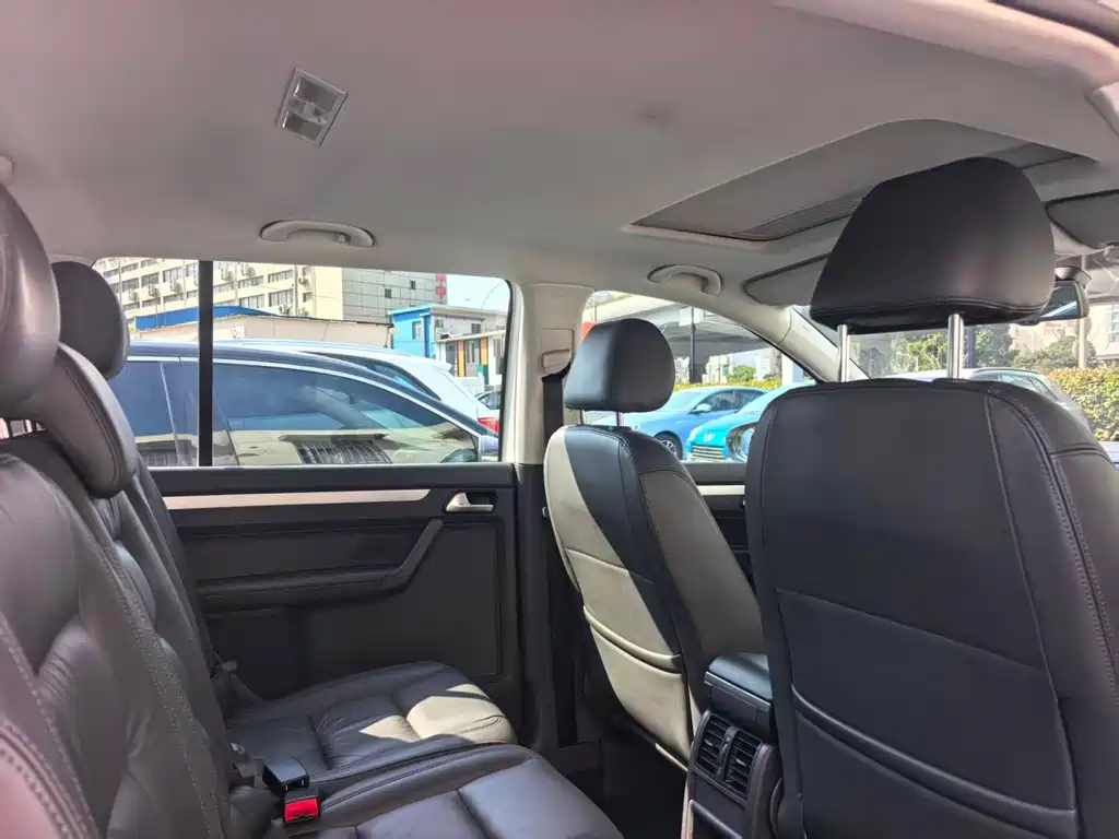 Volkswagen Volkswagen Touran 2015 1.4T DSG Comfort Edition 5-seater 2016 - thumbnail 15