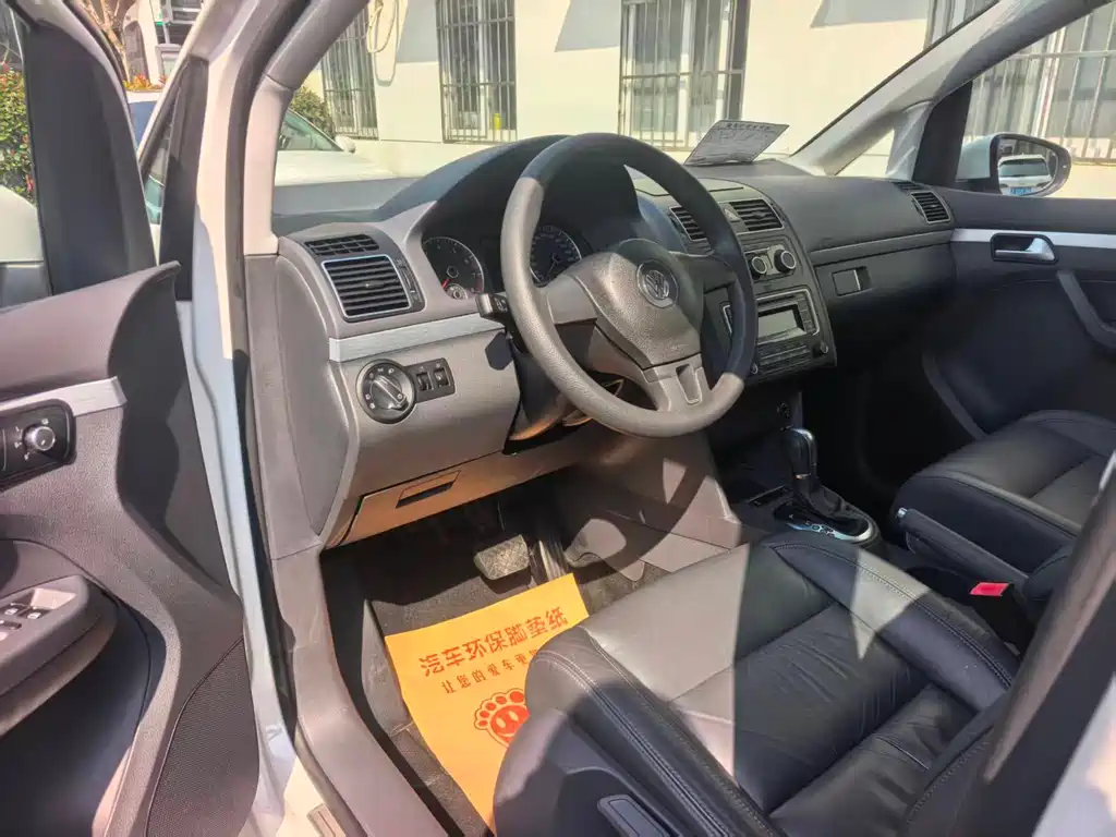 Volkswagen Volkswagen Touran 2015 1.4T DSG Comfort Edition 5-seater 2016 - thumbnail 18